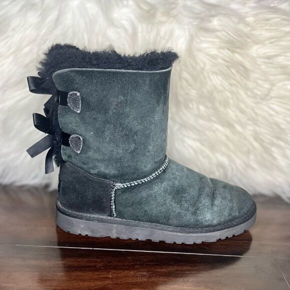 Ugg Bailey Boots With Bow​​​ - Picture 5 of 11